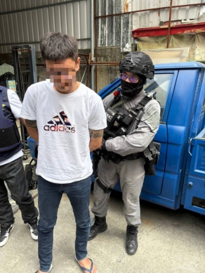 男子拒檢撞警車落跑台南住家落網搜出毒品