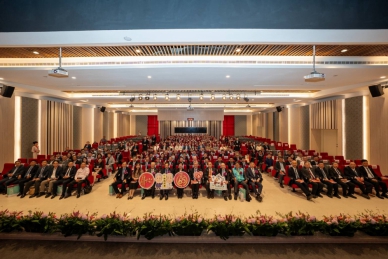 中山醫大65週年校慶登場　頒授吳元煌名譽博士 護理系慶60週年齊賀校運昌榮