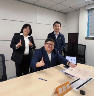 蔡易餘登記民進黨嘉義縣長初選 「八方第一、黃金十年」全面啟動