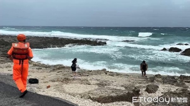 鳳凰颱風直撲南台灣漁民防颱備戰