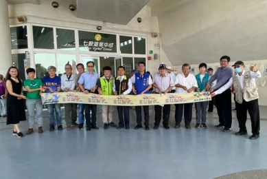 黑面琵鷺文創藝術展亮相七股 吹糖人、剪紙人、鋁罐人匯聚台南創意力