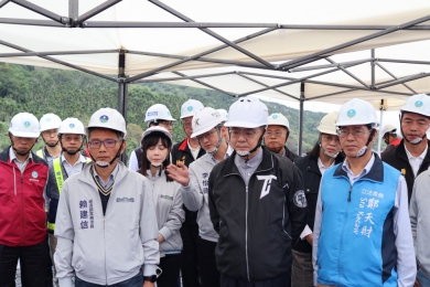 明利村大洪災原因找到了｜卓榮泰視察，林元鵬：馬太鞍溪淤積比堤防高1至2公尺所致！