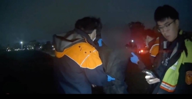 深夜驚魂！老翁求援卻突斷線 中二警心急100分鐘尋獲