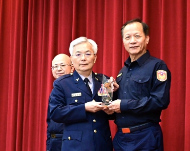雲林縣警察局榮獲內政部警政署年度裝檢第一名！