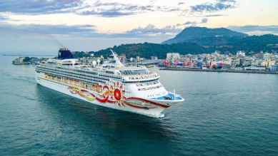 挪威郵輪太陽號首航高雄港