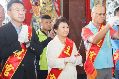 東勢東興宮「太子爺」造福鄉里 盧市長贈匾「澤厚民豐」肯定慈善力量