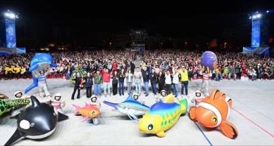 客家親子大戲《燈怪》苗栗耀眼登場　縣長鍾東錦陪鄉親體驗客家文化