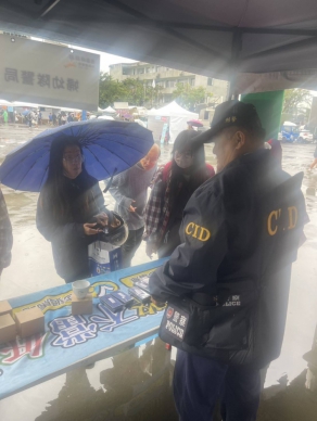 探索職涯園遊會｜臺東縣警察局少年隊至私立公東高工宣導反毒、識詐及安全維護工作！