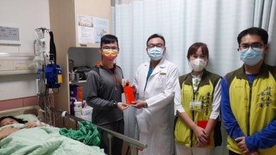 彰濱秀傳醫院3位115年元旦寶寶，院方贈紅包。（照片秀傳提供）