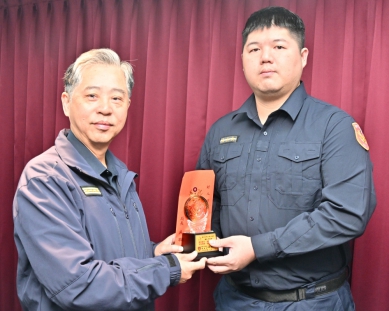 樊家懿勇救輕生男子性命    局長吳敬田公開表揚稱譽