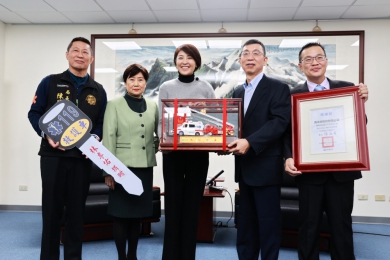 提升偏鄉緊急救援能力 鑫永銓捐贈３輛救護車