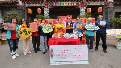 家扶幸福年菜，謝言信謝林玉鶯基金會捐200套。（照片家扶提供）