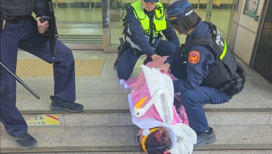 假網戀真搶劫!中正區新營里里長跨刀助陣　中正第二分局實境演練