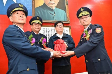 高雄市警局長趙瑞華上任陳其邁交辦春安工作
