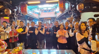 贊境賜福 「時尚山邊媽」降臨台中 首訪萬和宮 樂成宮 鄭副市長 祈願國泰民安 市運昌隆