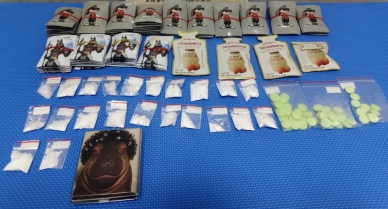 男駕車未繫安全帶被攔    保大幹員查獲大批毒品