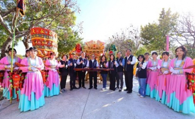 中台灣燈會開幕迎媽祖！鴨母寮媽首度駐駕中央公園加持祈福 賜福