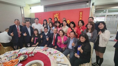 王金平院長春節餐會陳其邁現身難得與柯志恩合照