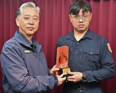 協助老婦送醫救回一命    吳敬田公開表揚尤子維