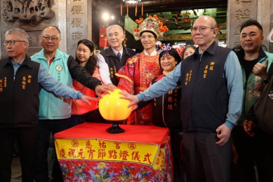 馬躍新莊鬧元宵　千人踩街迎春福