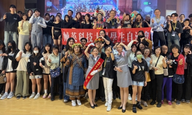 輔英科大社團博覽會舞動熱力與無人機秀熱鬧登場