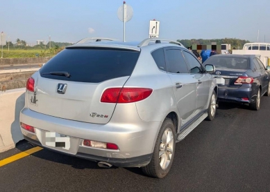 國1北上岡山段2起追撞4車受損一度回堵7公里