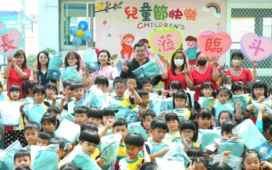雲林斗六市公所發送逾萬份禮物歡慶兒童節 膨鼠森林公園童樂會3/28起嗨翻一整週 陪孩童們開心過節！