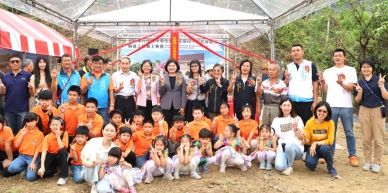 雲林縣政府自籌4746萬打造古坑草嶺國小教師宿舍 縣長張麗善期盼優秀教師願意走進來留下來！