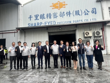 行政院長卓榮泰率團參訪台中企業 中市經發局：AI助攻產業升級 展現「黑手變金手」典範