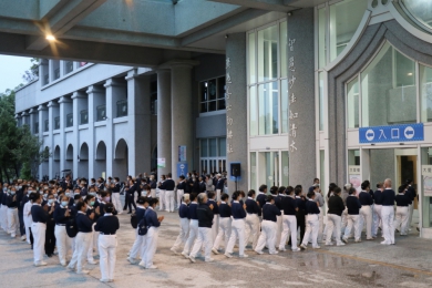 中慈醫護朝山經行 虔誠淨心迎慈濟六十