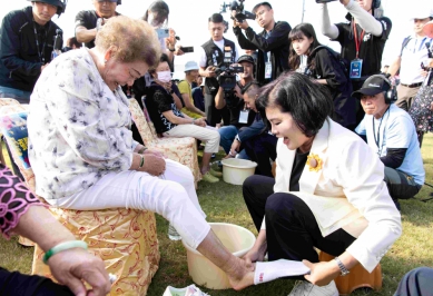 母親節前夕 雲林匯聚萬顆心的溫度 萬人洗腳傳情讓愛同行 共譜最美人間風景！