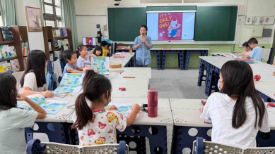 福德學童在校內靜思書軒，推動深度閱讀饗宴。（照片福德提供）