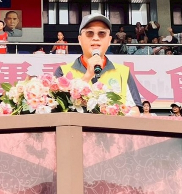 天氣炎熱，彰化市運動會開幕，代表林市長致詞的主祕，只花43秒鐘。（照片公所提供）
