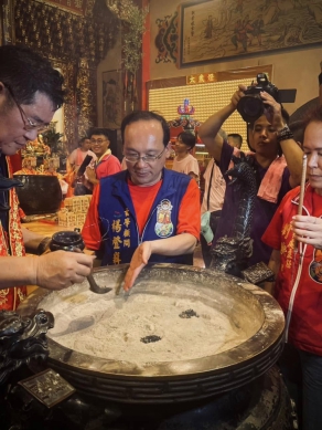 命理學權威楊登嵙「台股AI狂飆投資分析」預徹神準! 高哲翰首席專文
