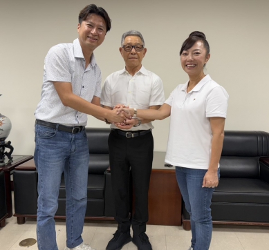 下屆員林市長選舉國民黨民調，縣黨部主委蕭景田（中）宣布涂俊任（左）勝出。（照片黨部提供）