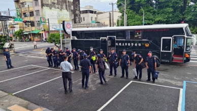 掃蕩毒駕零容忍  保五總隊重兵強勢增援  嘉市警啟動「封閉式路檢」  強力維護用路安全