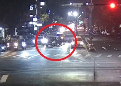東區警使出洪荒之力推車    讓這場拋錨驚魂靖安落幕
