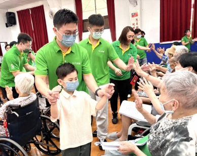 熱愛生命文教基金會「敢夢服務列車」開進雲林榮家 音樂巡演溫暖長輩心〜