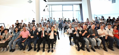 彰化縣美術家接力展第119棒，林介山醫師個展接棒。（照片縣府提供）