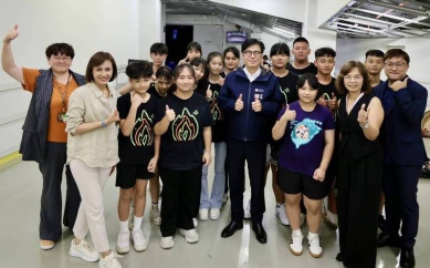 六龜寶來國中合唱團用歌聲傳承文化唱上世界舞台
