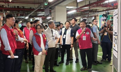 蕭美琴南下視導高雄榮總設置地下醫療空間韌性演練