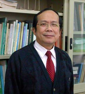 國立中興大學終身特聘教授黃振文《植物病理學的人生筆記》高哲翰專文