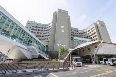 71歲游婦急性腦中風，住院期間接連心律不整、心跳驟停，幸經彰基搶救化險。（照片彰基提供）