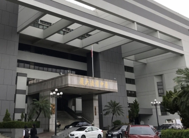 冷血母親悶死二名幼子案            陳母當庭：我認罪