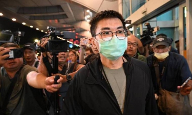 趙建銘返台不受訪提供文件稱2人協議違反保密賠1億