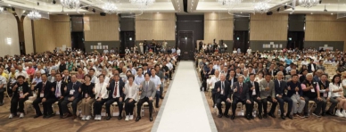 「產業座談會」，總統賴清德（前排左9）蒞臨。（照片陳素月競總提供）