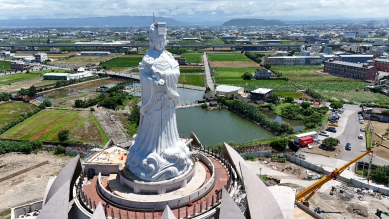 大安港媽祖  台灣本島最高媽祖雕像