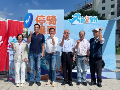 交通安全月台中場熱鬧登場　親子闖關、機車健檢一起學安全