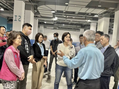 高市前鎮漁港攤商前2年免收費 柯志恩質疑漁業署拖延九月十六日600字