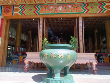 員林禪寺追思法會,悼念九年前捨報的朱文科居士。(照片記者攝)